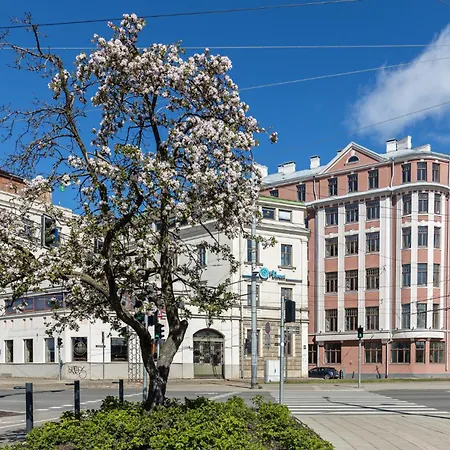 Comfortable Old Town Near Market Апартаменты *